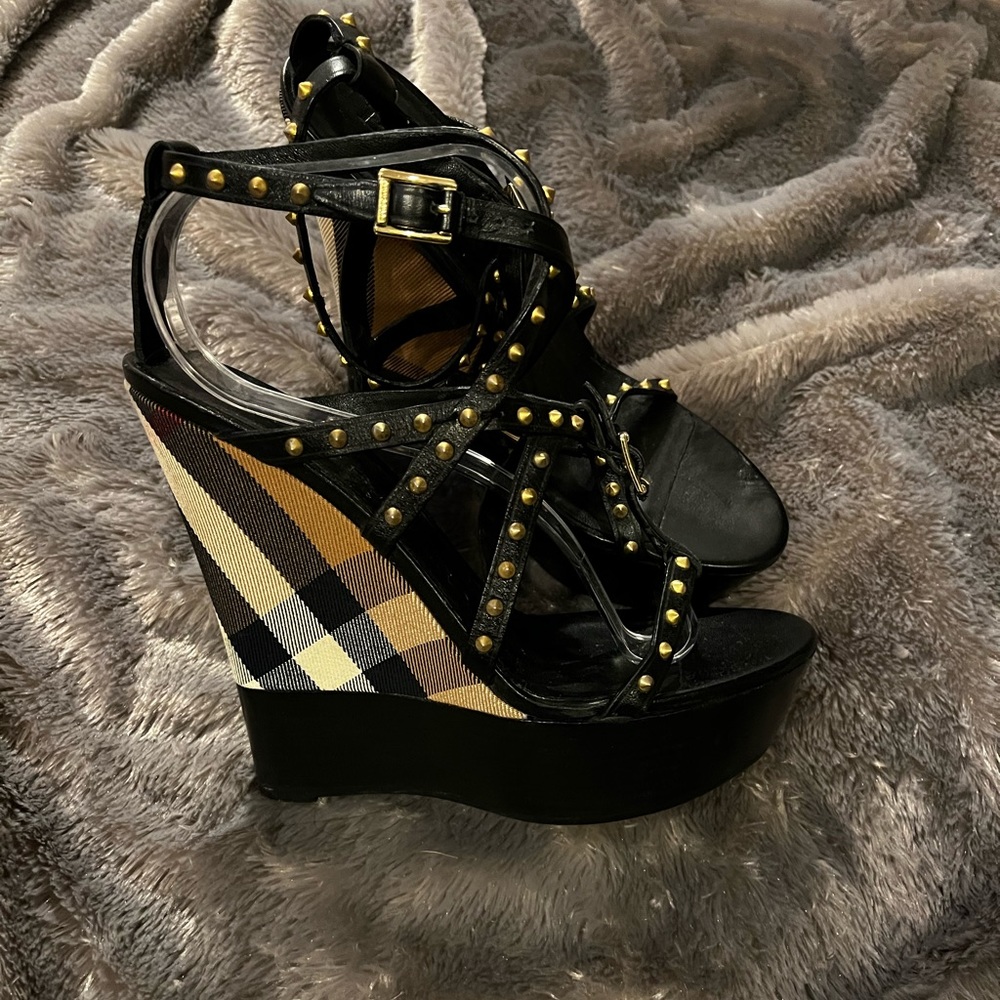 Women’s Burberry wedge strap sandals size 39 worn one time